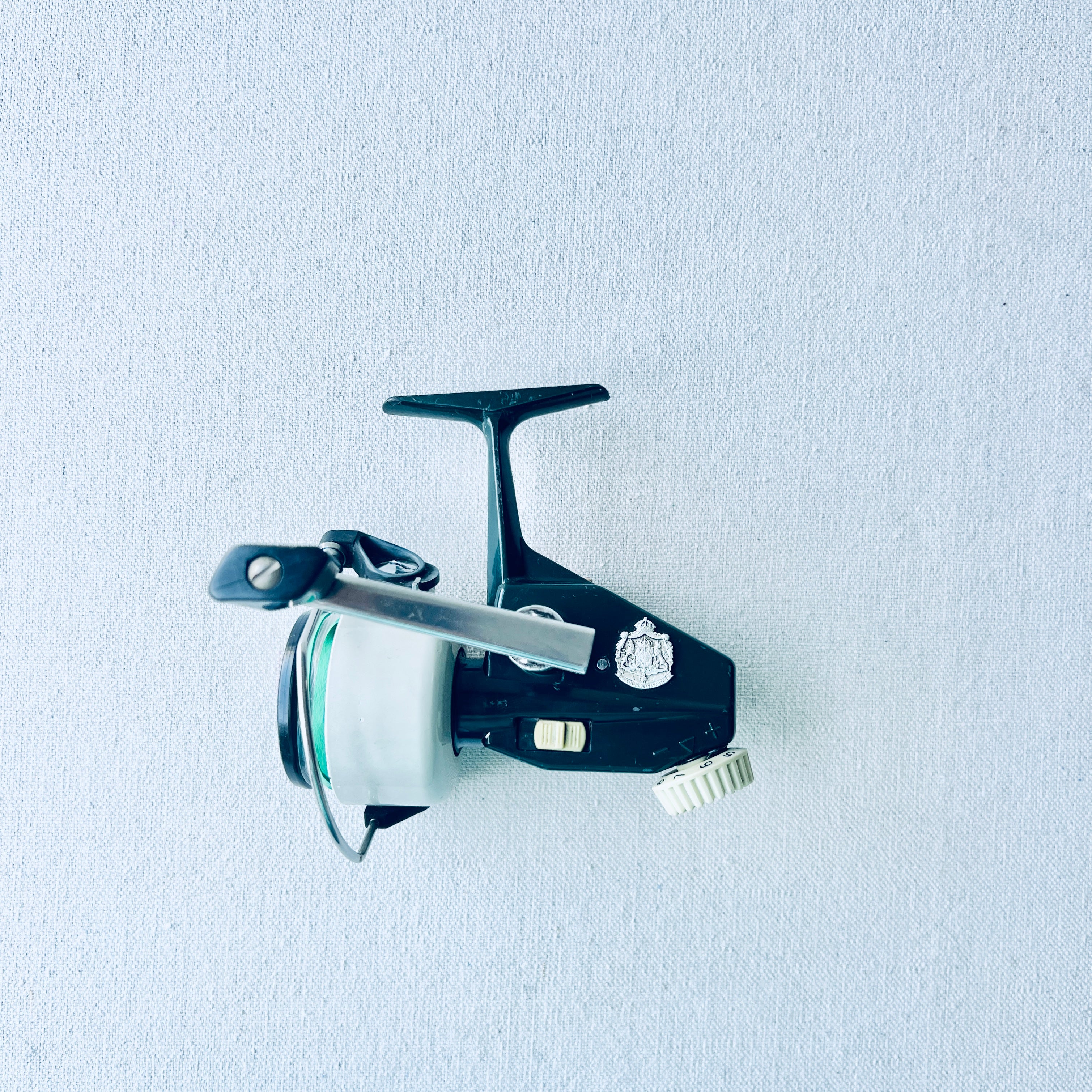 MITCHELL SPINNING REEL SILVER色（NO PAINT?) ???? VINTAGE REEL,　OLD REEL,　HISTRICAL REEL ビンテージリール MITCHELL SPINNING REEL SILVER色（NO PAINT?) ???? VINTAGE